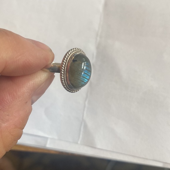 Silver and Labradorite ring - Picture 4 of 7